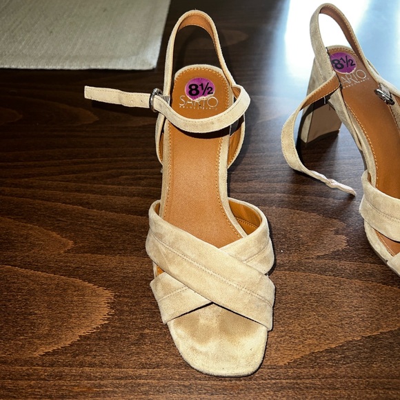 Franco Sarto sandals. - Picture 2 of 4